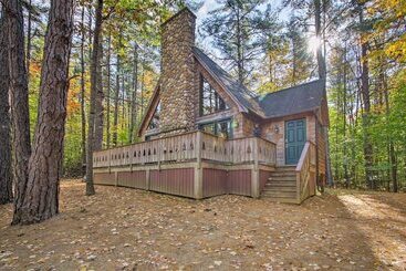 Secluded Conway Home W/ Theater Room & Hot Tub!