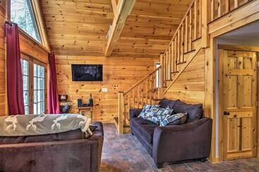 Secluded Conway Home W/ Theater Room & Hot Tub!