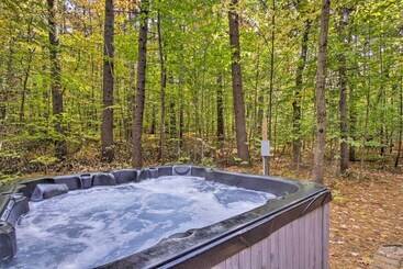 Secluded Conway Home W/ Theater Room & Hot Tub!