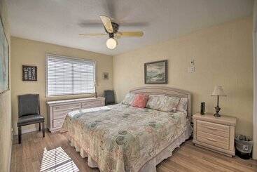 South Padre Island Oasis W/ Pool: Walk To Beach!