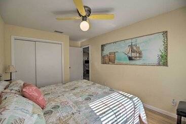 South Padre Island Oasis W/ Pool: Walk To Beach!