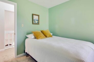 Walk To Beaches: Family Getaway In Bethany Beach!
