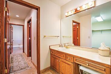 Spacious Home W/mtn Views, 2mi To Steamboat Resort