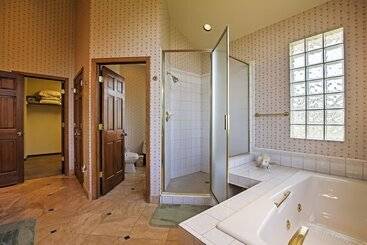 Spacious Home W/mtn Views, 2mi To Steamboat Resort