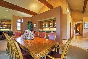 Spacious Home W/mtn Views, 2mi To Steamboat Resort
