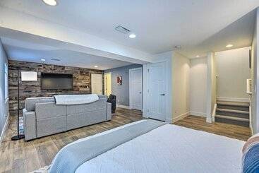 Spacious Old Town North Home W/ Rooftop Deck!