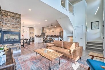 Spacious Old Town North Home W/ Rooftop Deck!