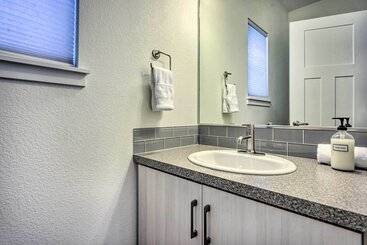 Spacious Old Town North Home W/ Rooftop Deck!