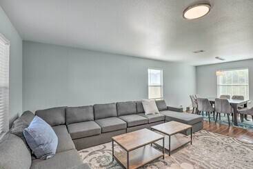 Spacious + Sunny Austin Home ~ 12 Mi To Dtwn!