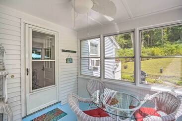 Stockbridge Home: Walk To Town Beach!