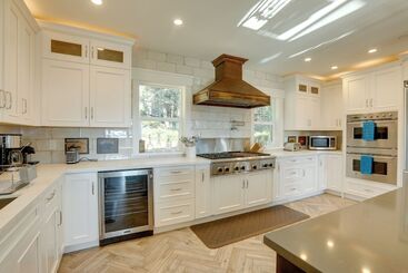 Stunning Luxury Home W/ Lake Tahoe Views & Hot Tub