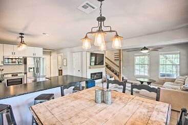 Private Fishing Dock: Grand Lake Home