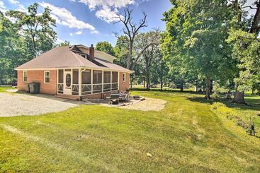 Sun Lit Lake Geneva Sanctuary W/ Bbq Patio!