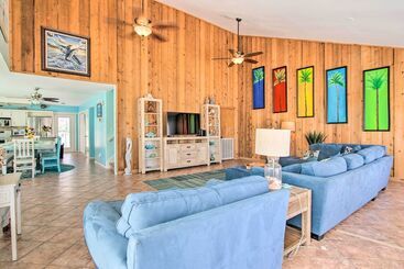 Sunny South Padre Home Steps To The Beach!