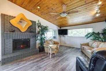Waterfront Bethel Island Home W/ Dock & Slip