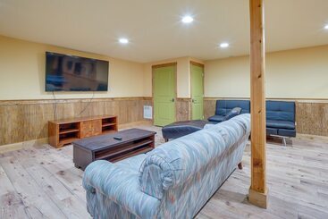 West Dover Cabin W/ Game Room, 4 Mi To Mt Snow!