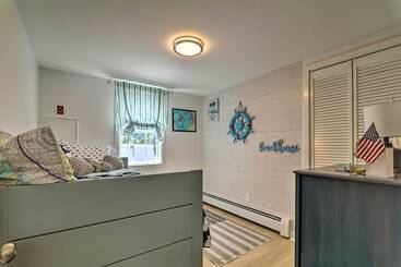Charming West Yarmouth Home ~ 2 Mi To Beach!