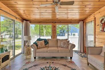 Charming West Yarmouth Home ~ 2 Mi To Beach!