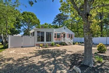 Charming West Yarmouth Home ~ 2 Mi To Beach!
