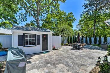 Charming West Yarmouth Home ~ 2 Mi To Beach!