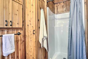 Close To Skiing: Cabin W/ Pool Access In Breck