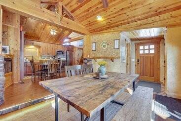 Close To Skiing: Cabin W/ Pool Access In Breck