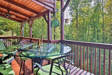 Cabin W/ Bbq + Games   Walk To Blue Ridge Parkway!