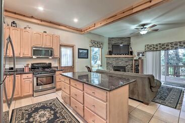 Carnelian Bay Home W/ Hot Tub Near Tahoe Skiing