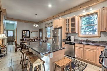 Carnelian Bay Home W/ Hot Tub Near Tahoe Skiing