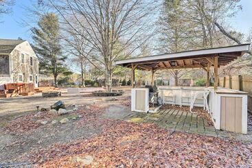Charming East Falmouth Home W/ Hot Tub!