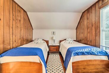 Charming East Falmouth Home W/ Hot Tub!