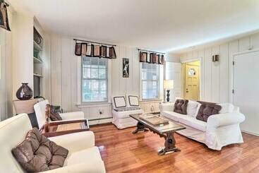 Charming East Falmouth Home W/ Hot Tub!