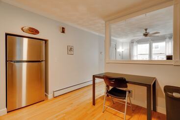 7 Mi To Downtown Providence: Quiet Apt In Seekonk