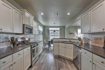 Chic Bend Home W/ Deck < 3 Mi To Downtown!