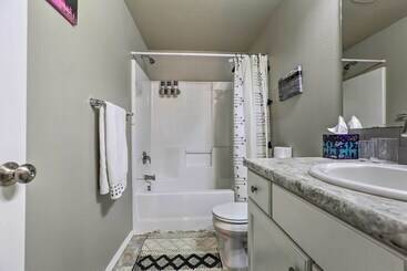 Chic Bend Home W/ Deck < 3 Mi To Downtown!