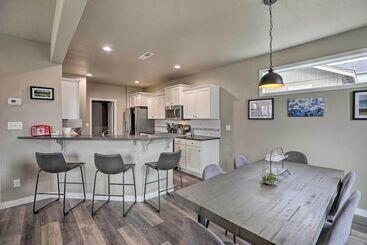 Chic Bend Home W/ Deck < 3 Mi To Downtown!