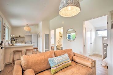 Chic & Central Ventura Home   Walk To Beach!