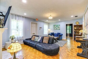 Cozy Gainesville Home ~ 1 Mi To University!