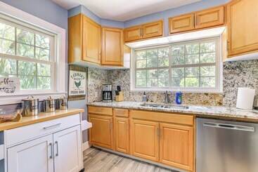 Cozy Gainesville Home ~ 1 Mi To University!