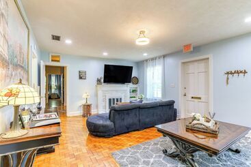 Cozy Gainesville Home ~ 1 Mi To University!