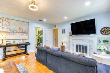 Cozy Gainesville Home ~ 1 Mi To University!