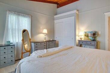 Ping Pong Table, Beach Access: North Falmouth Home