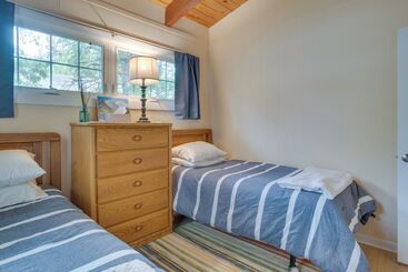 Ping Pong Table, Beach Access: North Falmouth Home