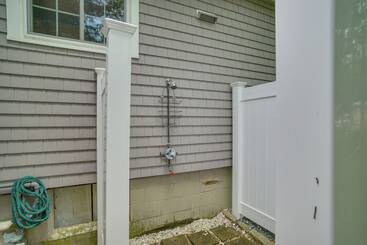 Ping Pong Table, Beach Access: North Falmouth Home