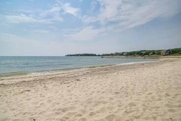 Ping Pong Table, Beach Access: North Falmouth Home