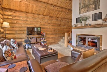 8 Mi To Gondola: Cozy Breckenridge Cabin W/ Deck!