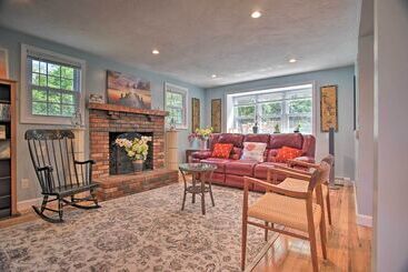 Cozy Plymouth Home   Walk To Bartlett Pond!