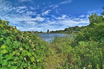 Cozy Plymouth Home   Walk To Bartlett Pond!
