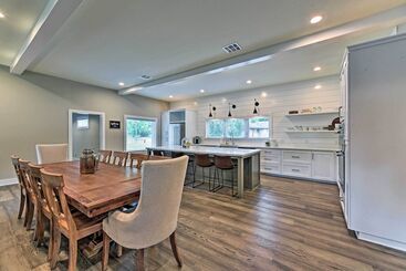 Elegant College Station Home   Walk To Texas A & M