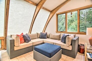 Falmouth Retreat W/ Sunroom   Walk To Beaches